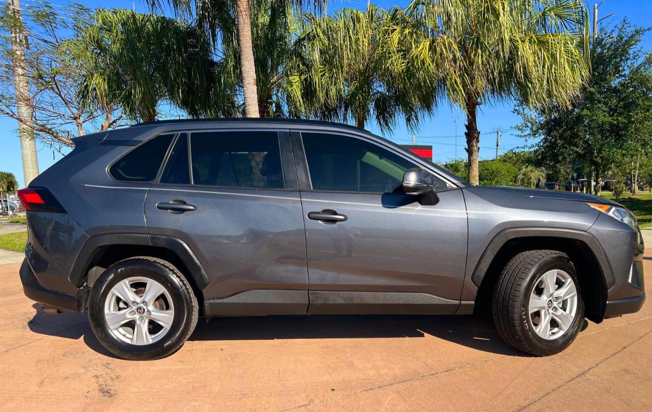 Toyota RAV4 XLE AWD 2020