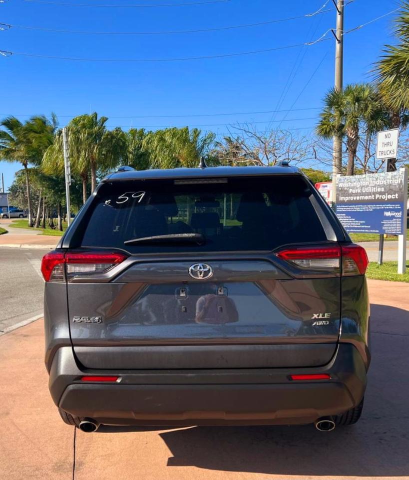 Toyota RAV4 XLE AWD 2020