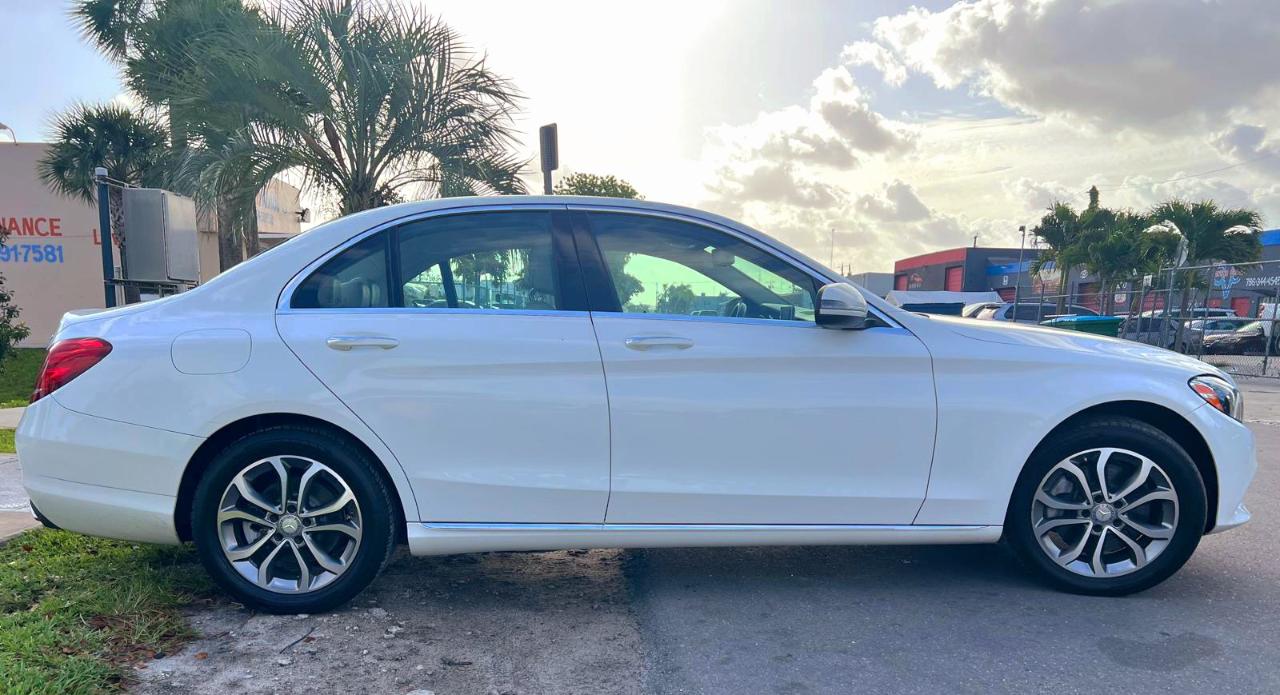 Mercedes-Benz C-Class C300 4MATIC Sedan 2017