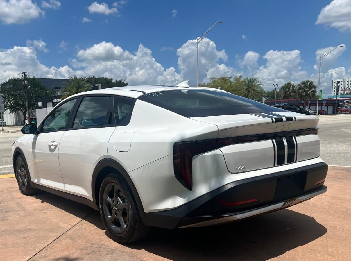 Kia K4 LX 2025