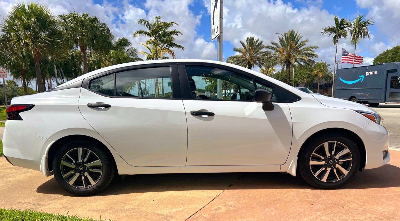 Nissan Versa S CVT 2024