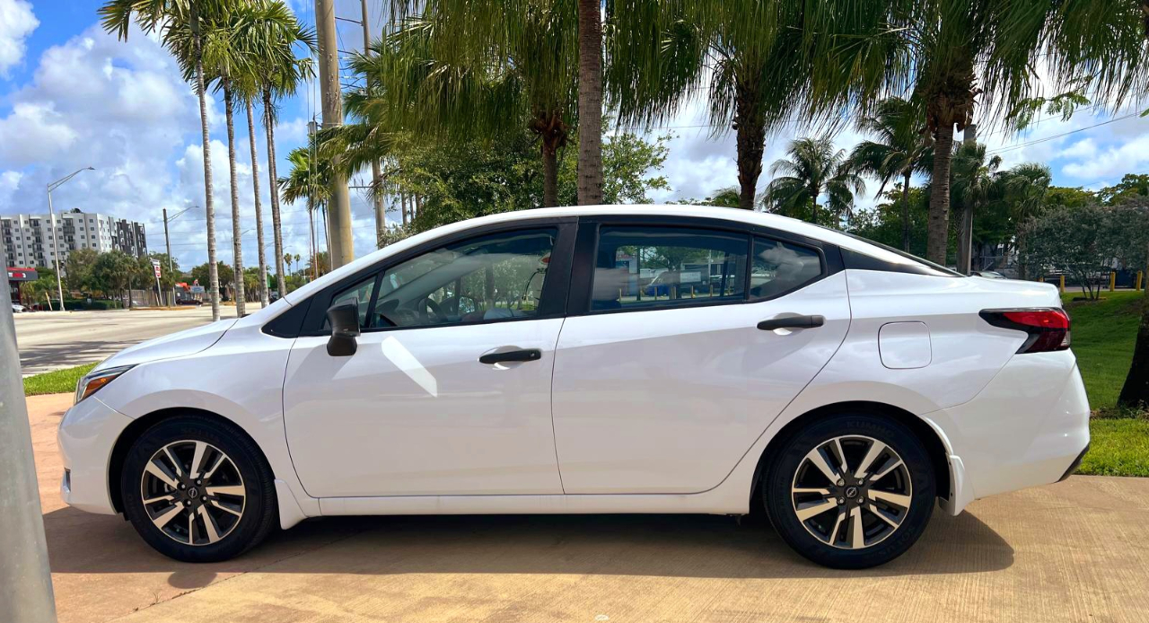 Nissan Versa S CVT 2024