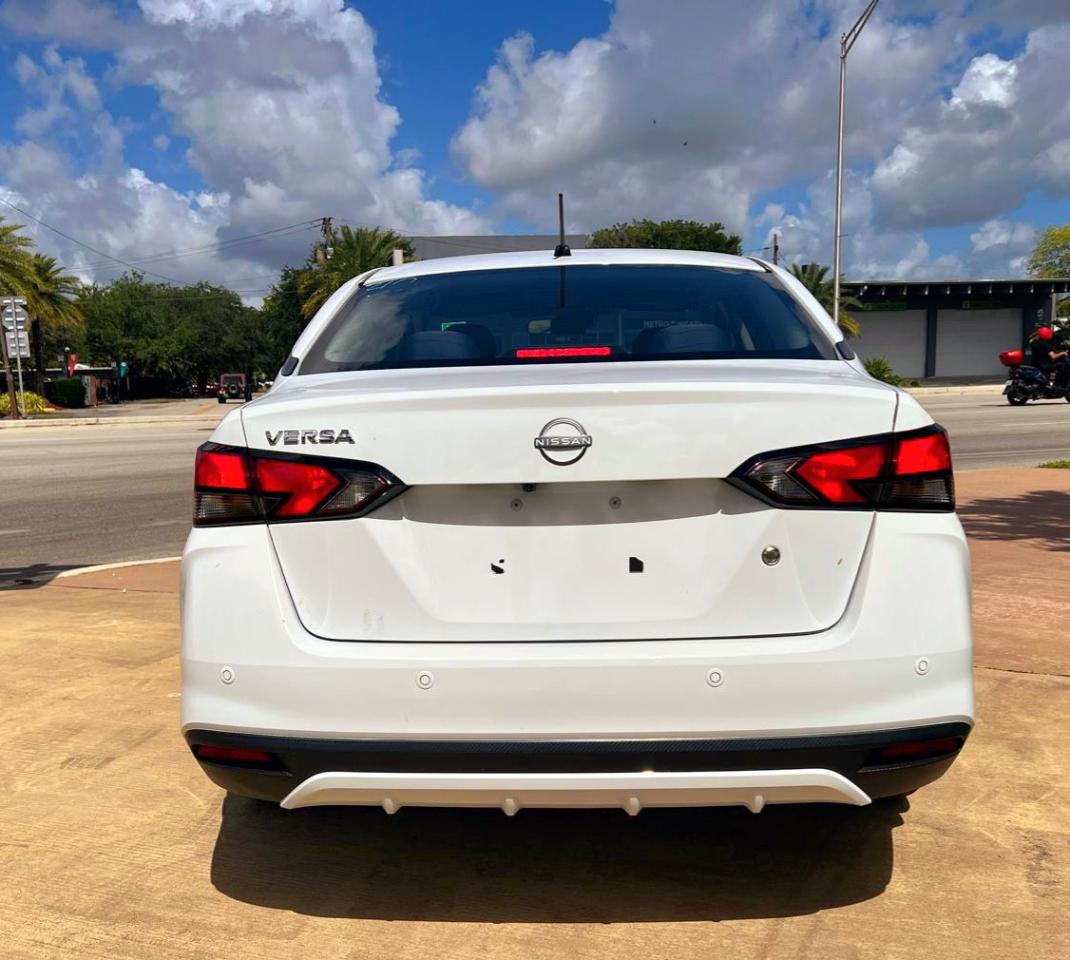 Nissan Versa S CVT 2024