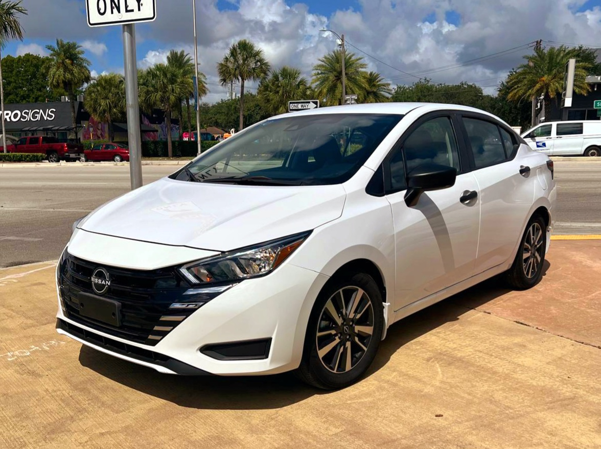Nissan Versa S CVT 2024