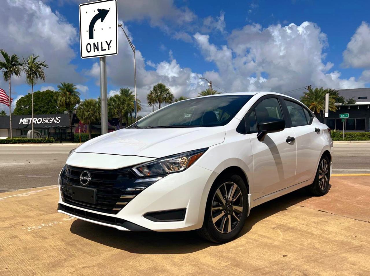 Nissan Versa S CVT 2024