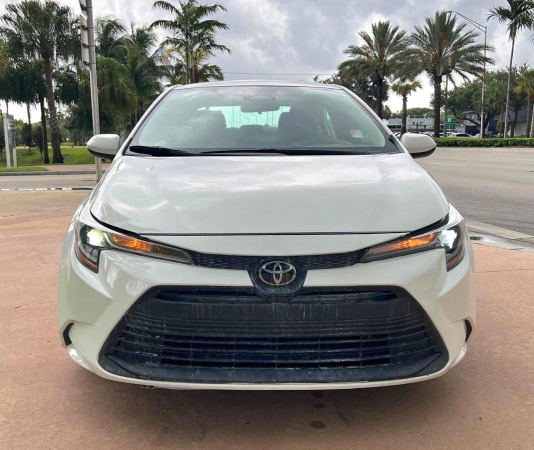 Toyota Corolla LE 2024