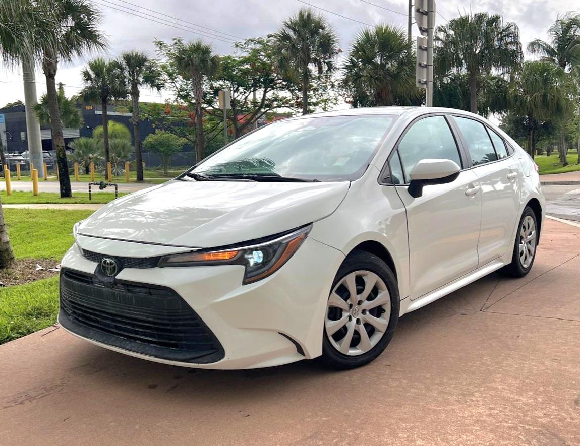 Toyota Corolla LE 2024