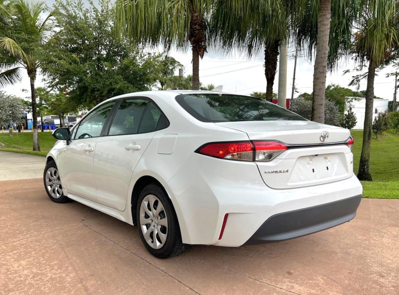 Toyota Corolla LE 2024