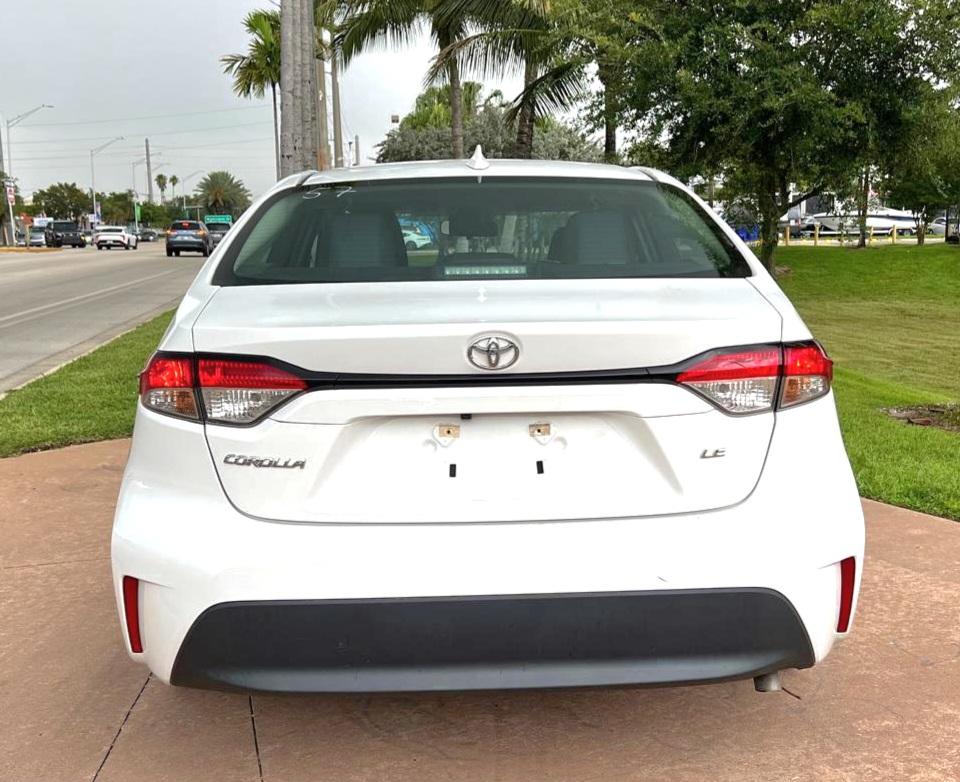 Toyota Corolla LE 2024