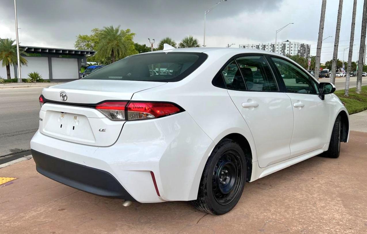 Toyota Corolla LE 2024