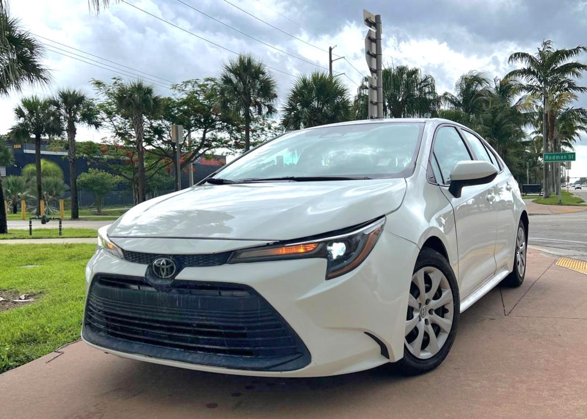 Toyota Corolla LE 2024