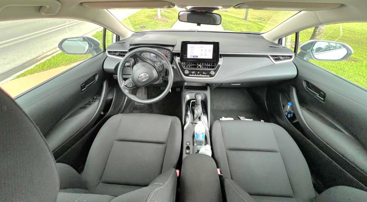 Toyota Corolla LE 2024