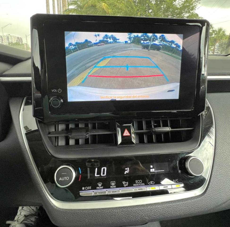Toyota Corolla LE 2024