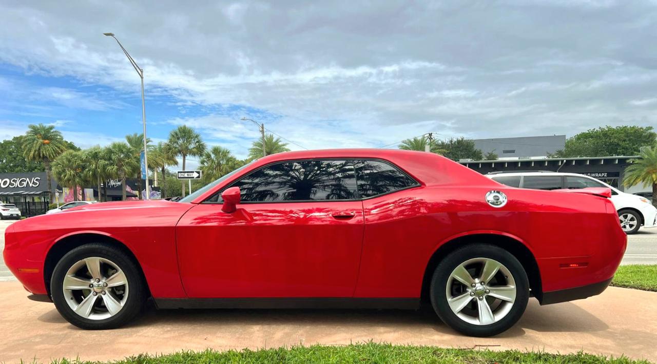 Dodge Challenger SXT 2021