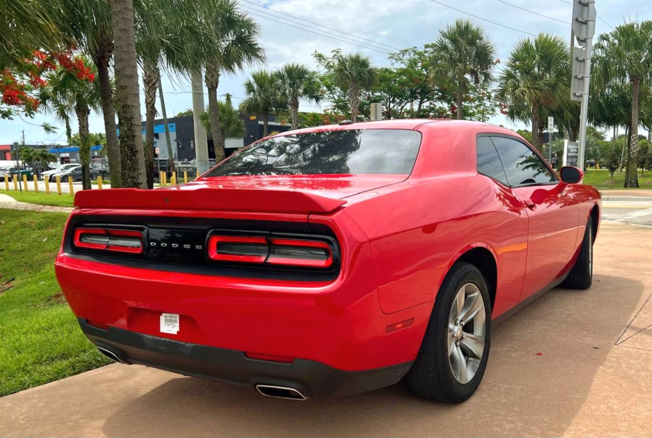 Dodge Challenger SXT 2021