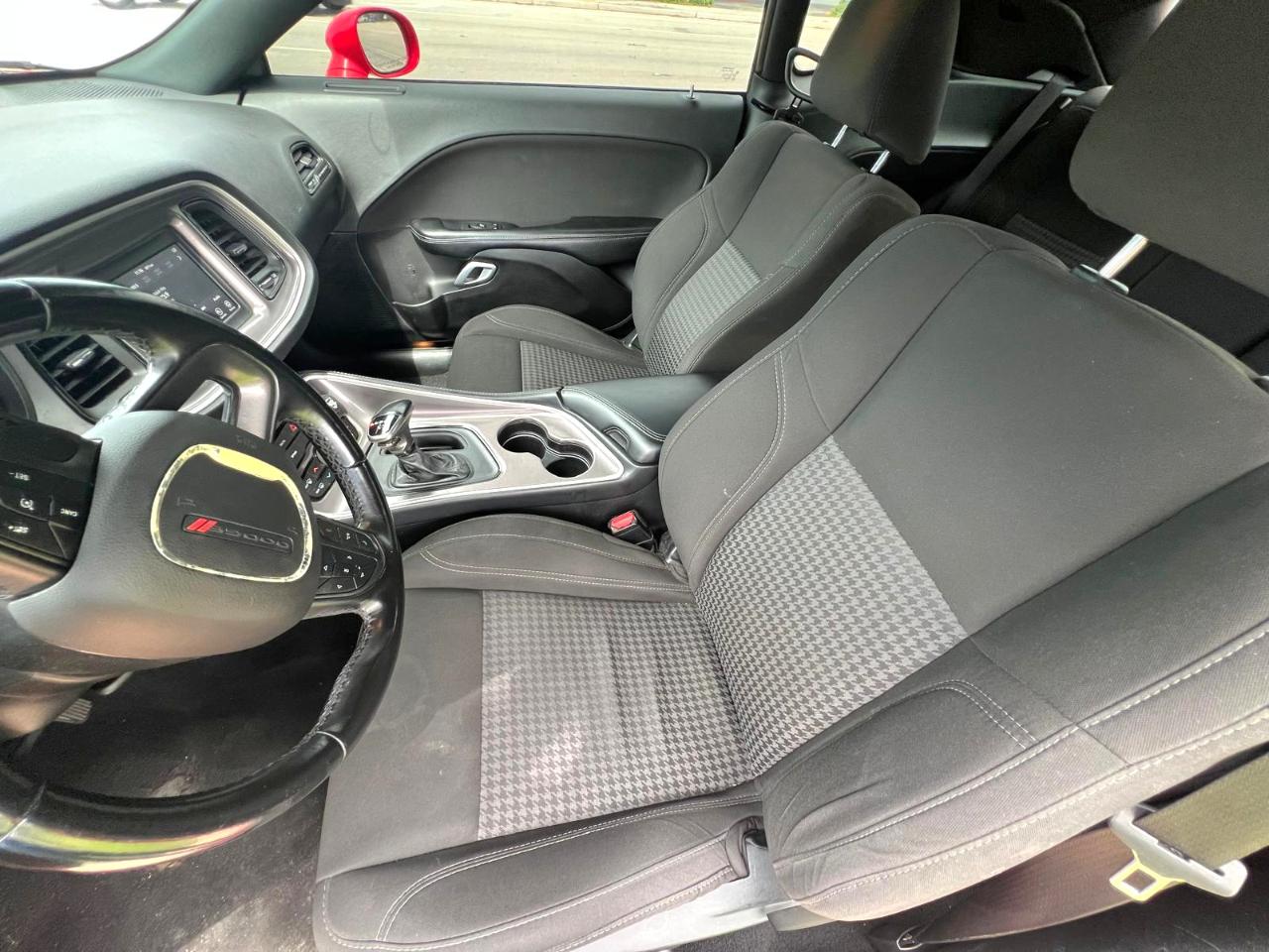 Dodge Challenger SXT 2021