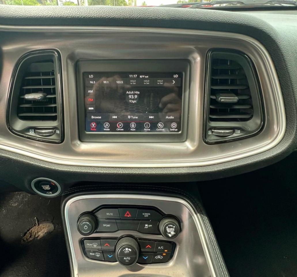 Dodge Challenger SXT 2021