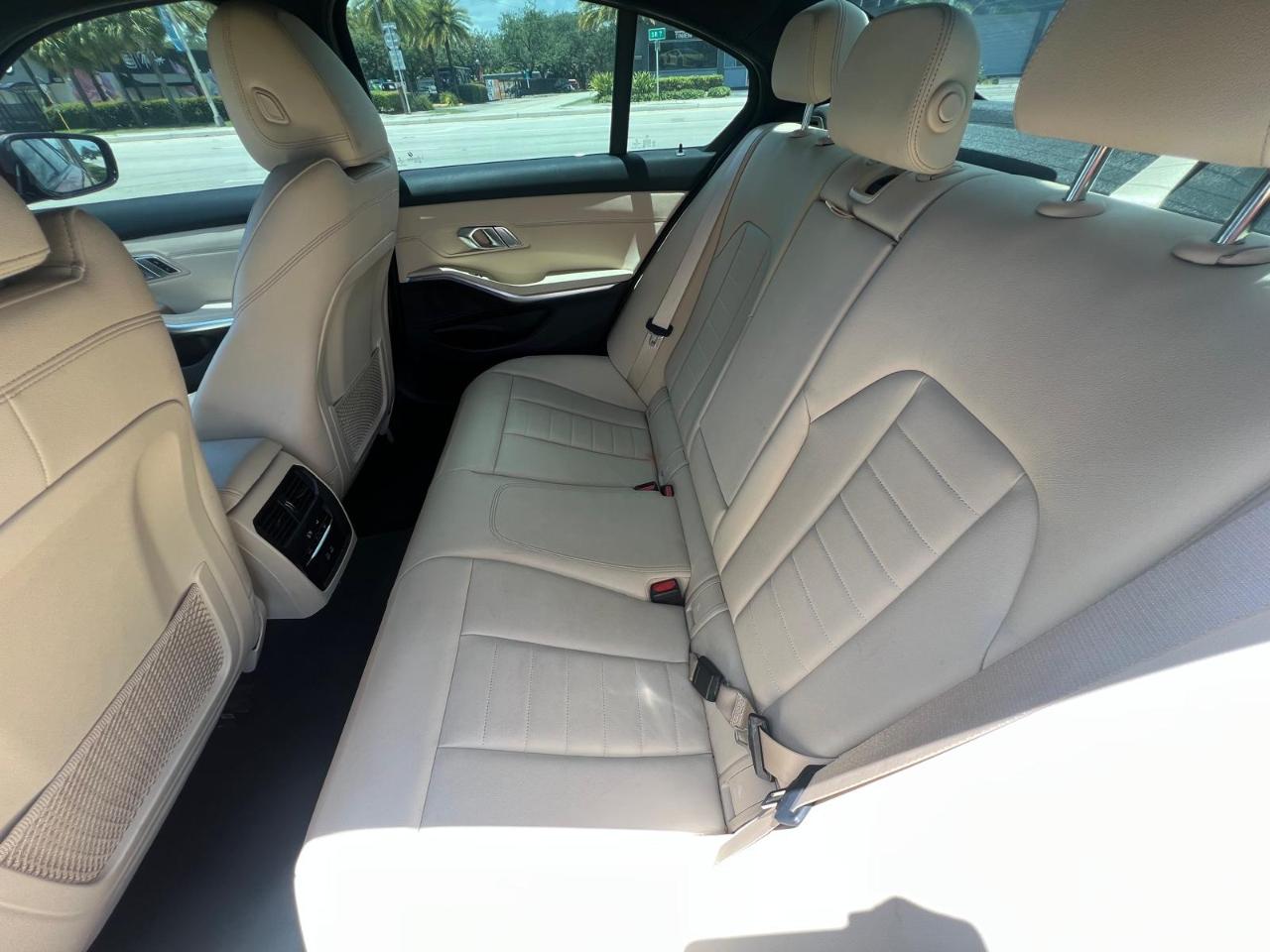 BMW 3-Series 330i xDrive 2021