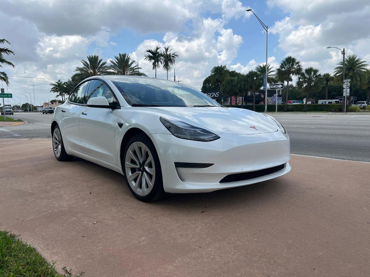 Tesla Model 3 Standard Range Plus 2022