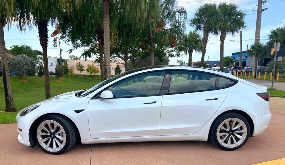 Tesla Model 3 Standard Range Plus 2022