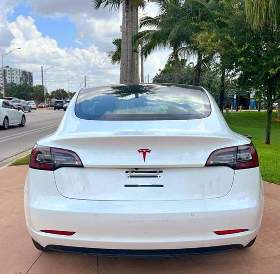 Tesla Model 3 Standard Range Plus 2022