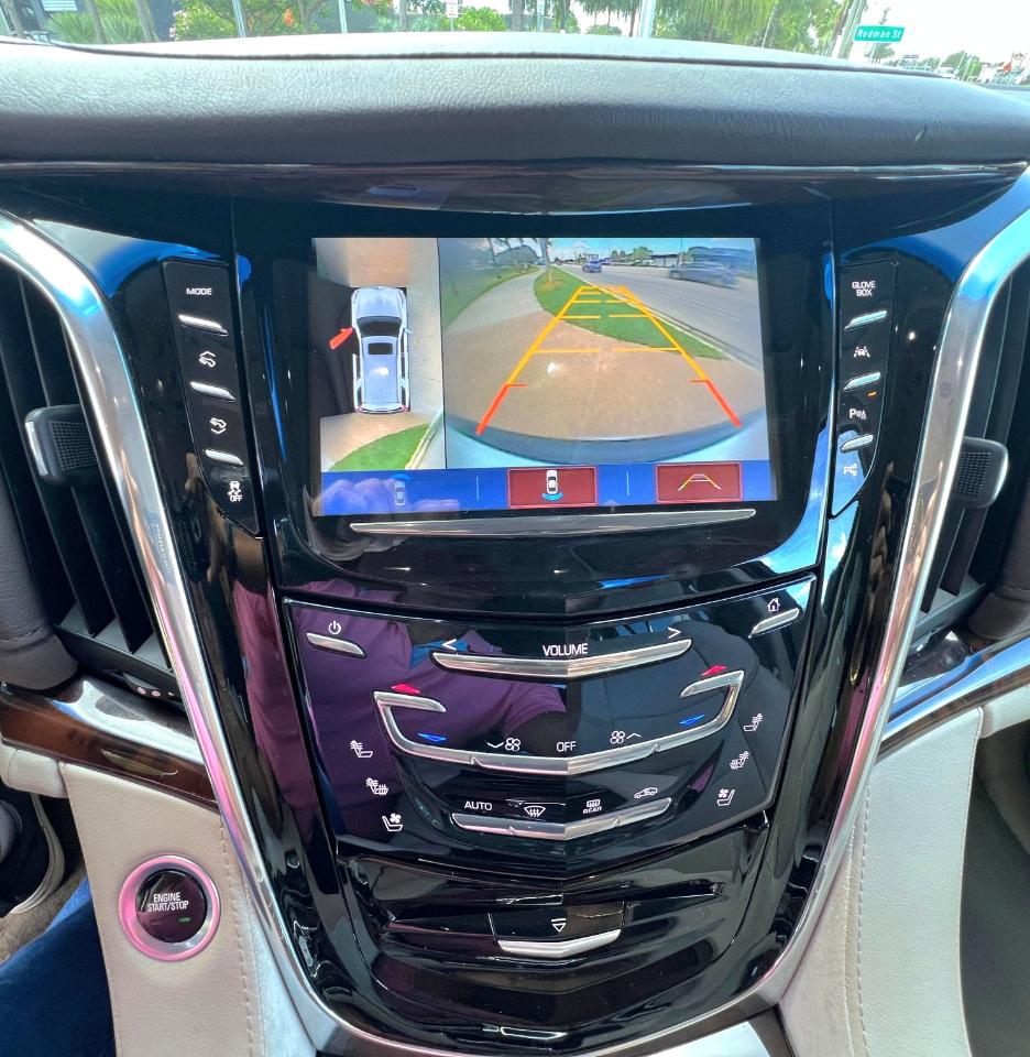 Cadillac Escalade Premium 4WD 2017