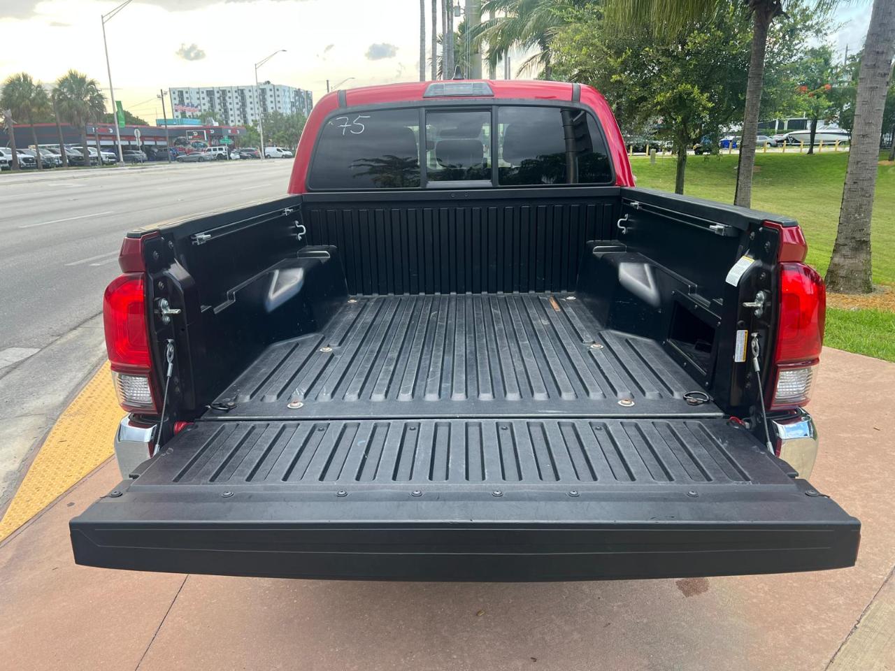 Toyota Tacoma SR5 Double Cab I4 2WD 2021