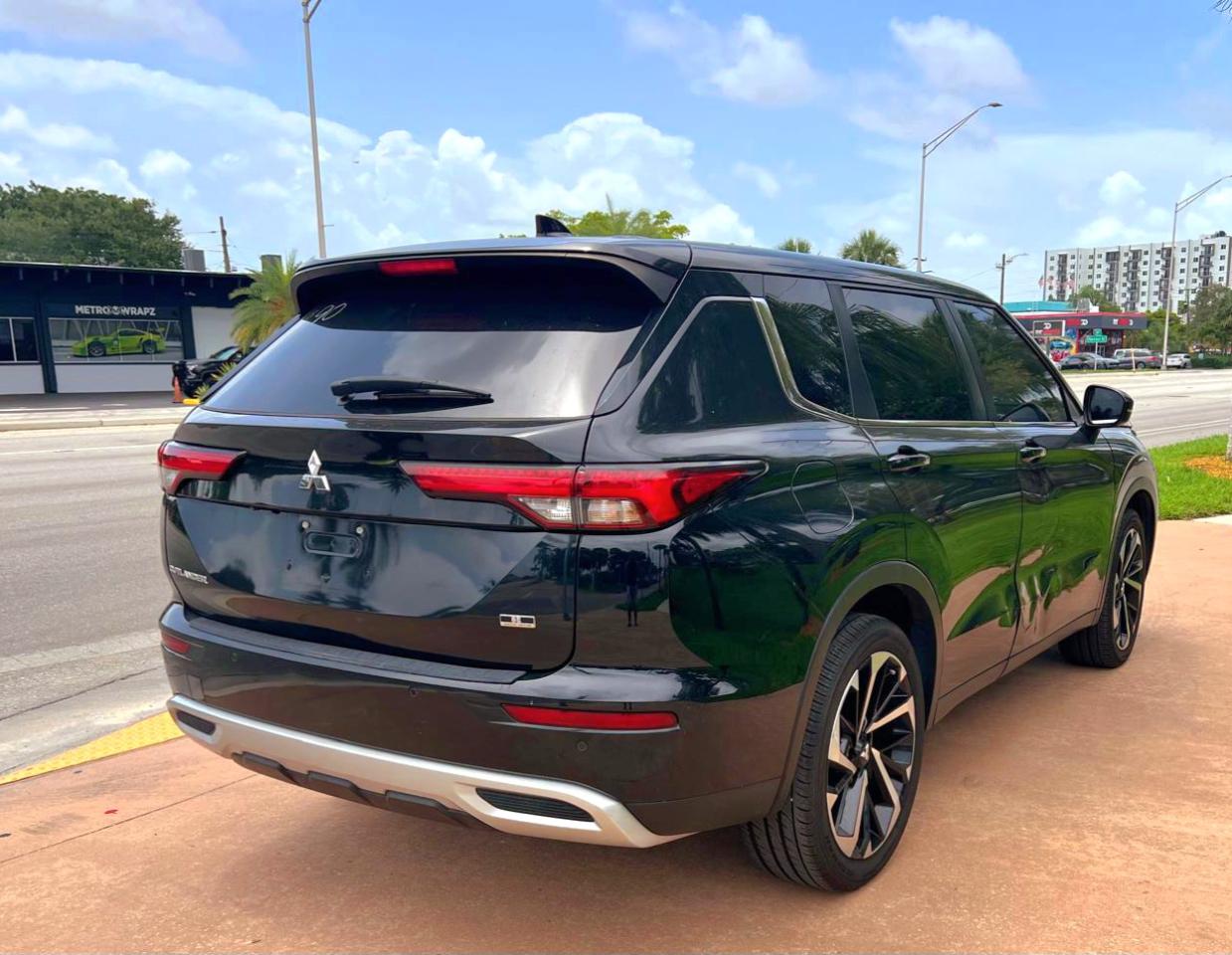 Mitsubishi Outlander SE 2WD 2023