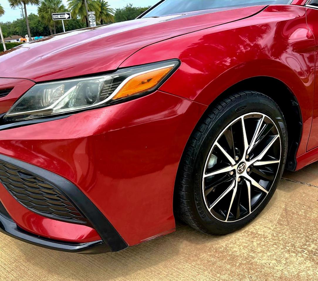 Toyota Camry SE 2021