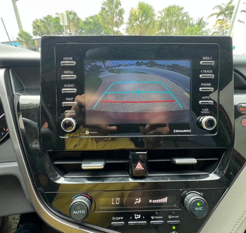 Toyota Camry SE 2021