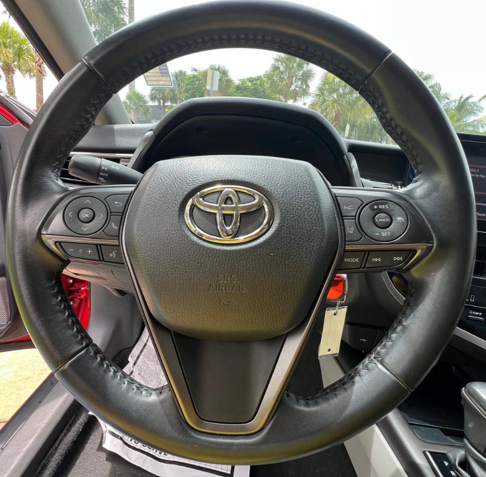 Toyota Camry SE 2021