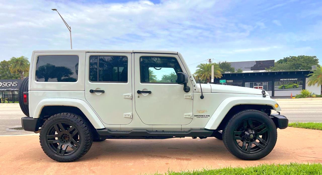 Jeep Wrangler Unlimited Sahara 4WD 2015