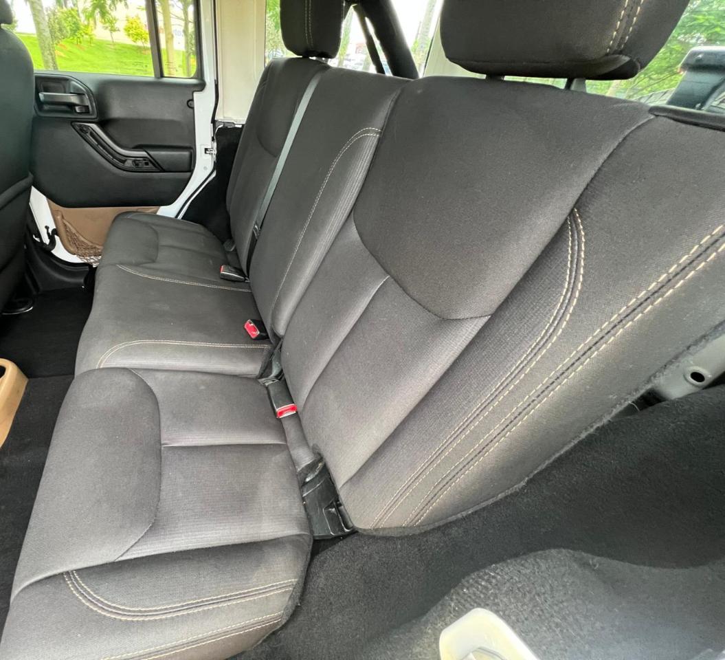 Jeep Wrangler Unlimited Sahara 4WD 2015