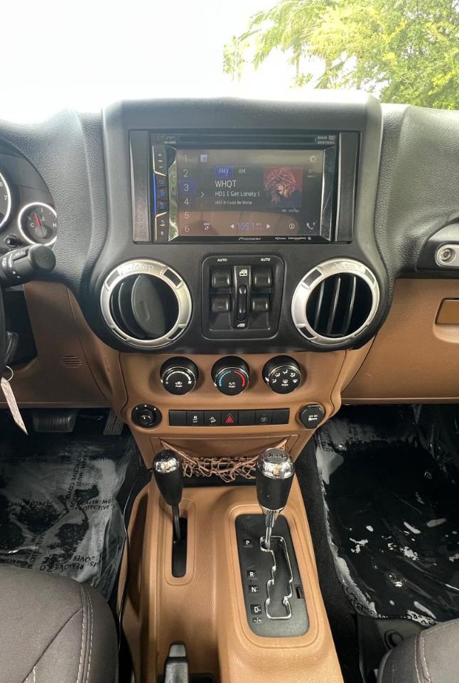 Jeep Wrangler Unlimited Sahara 4WD 2015