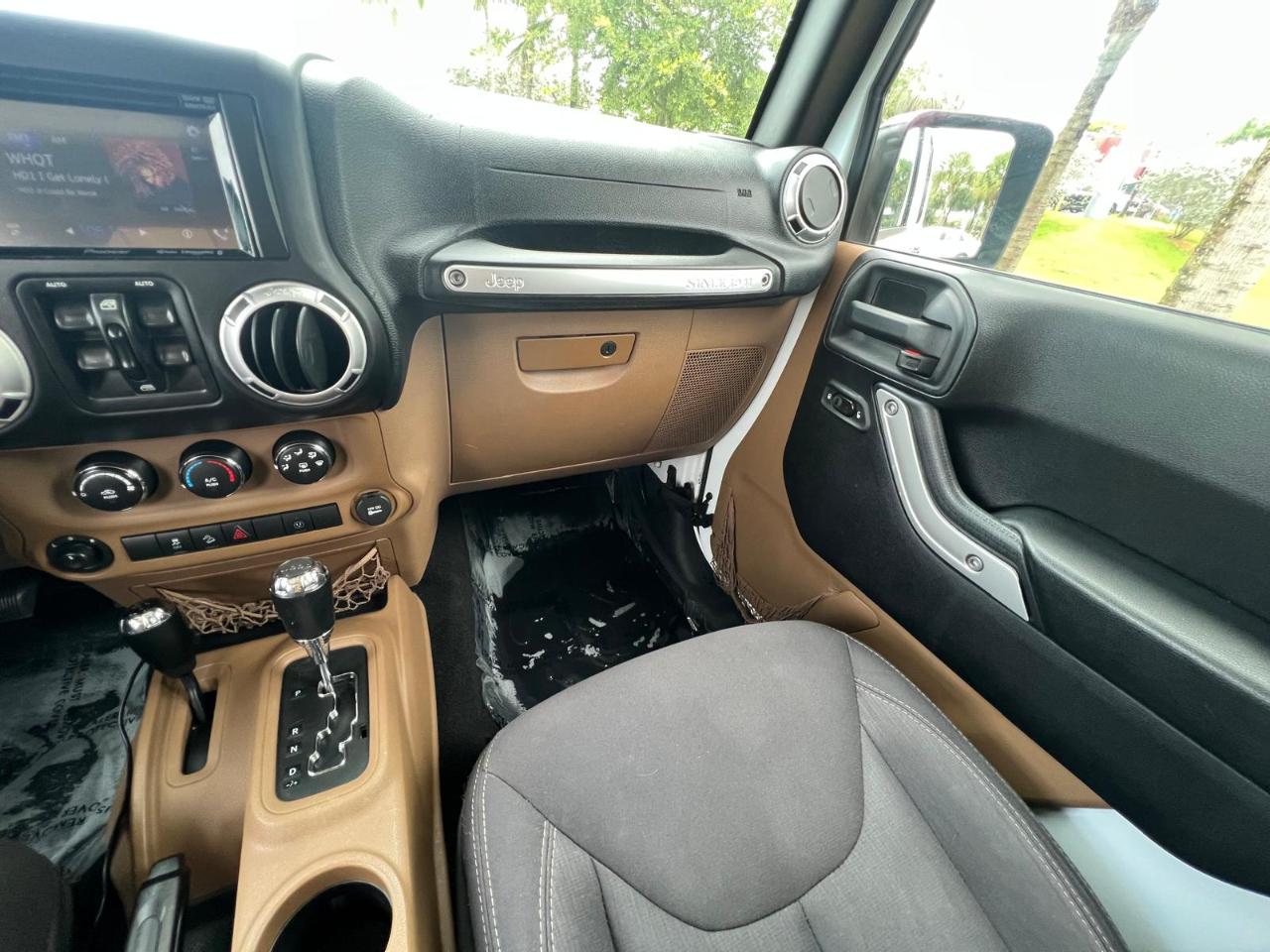 Jeep Wrangler Unlimited Sahara 4WD 2015