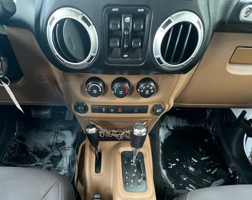 Jeep Wrangler Unlimited Sahara 4WD 2015