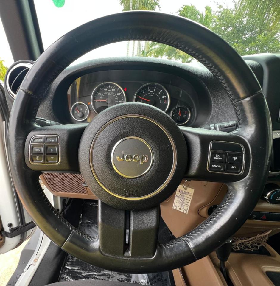 Jeep Wrangler Unlimited Sahara 4WD 2015