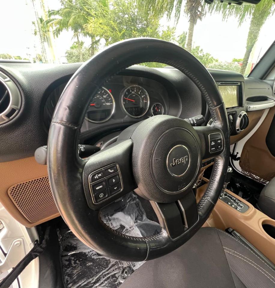 Jeep Wrangler Unlimited Sahara 4WD 2015