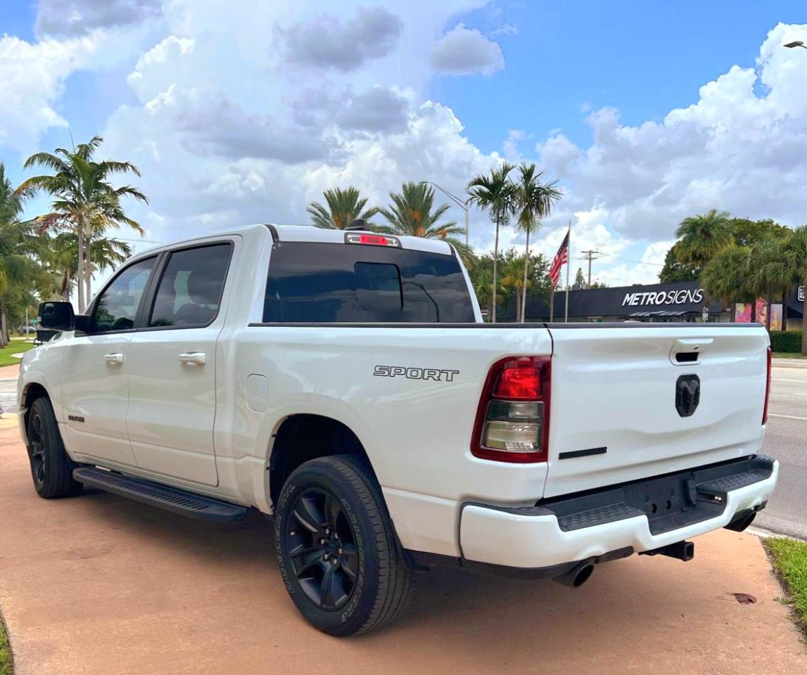 RAM 1500 Big Horn Crew Cab SWB 2WD 2022