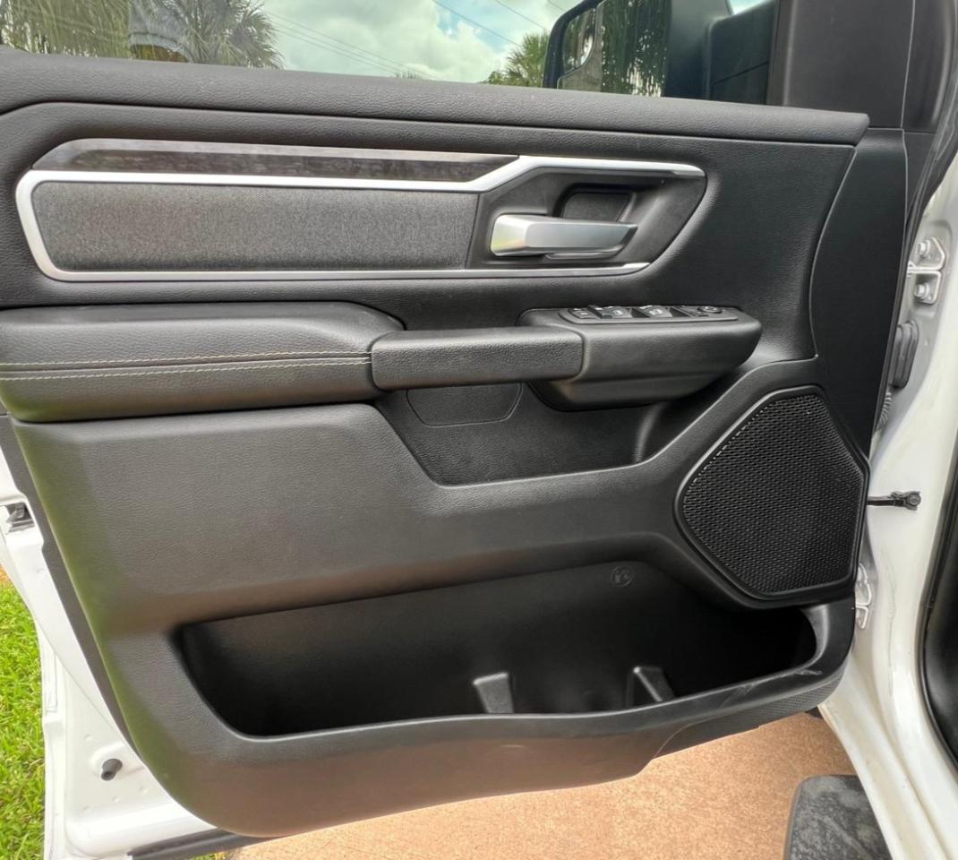 RAM 1500 Big Horn Crew Cab SWB 2WD 2022