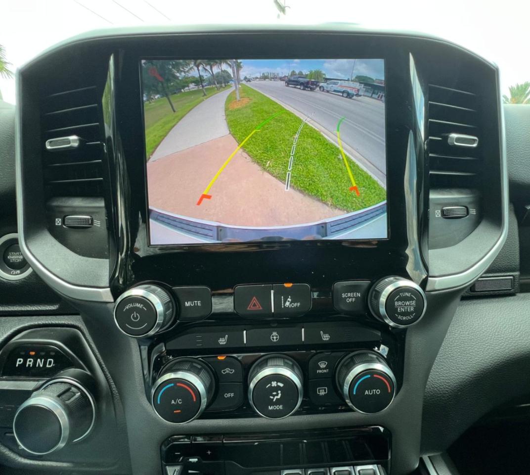 RAM 1500 Big Horn Crew Cab SWB 2WD 2022