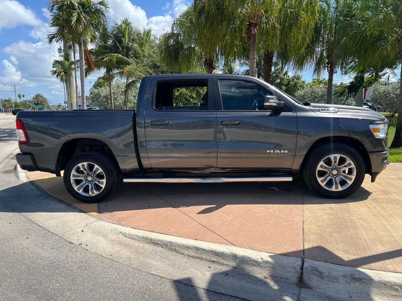 RAM 1500 Big Horn Crew Cab SWB 4WD 2022