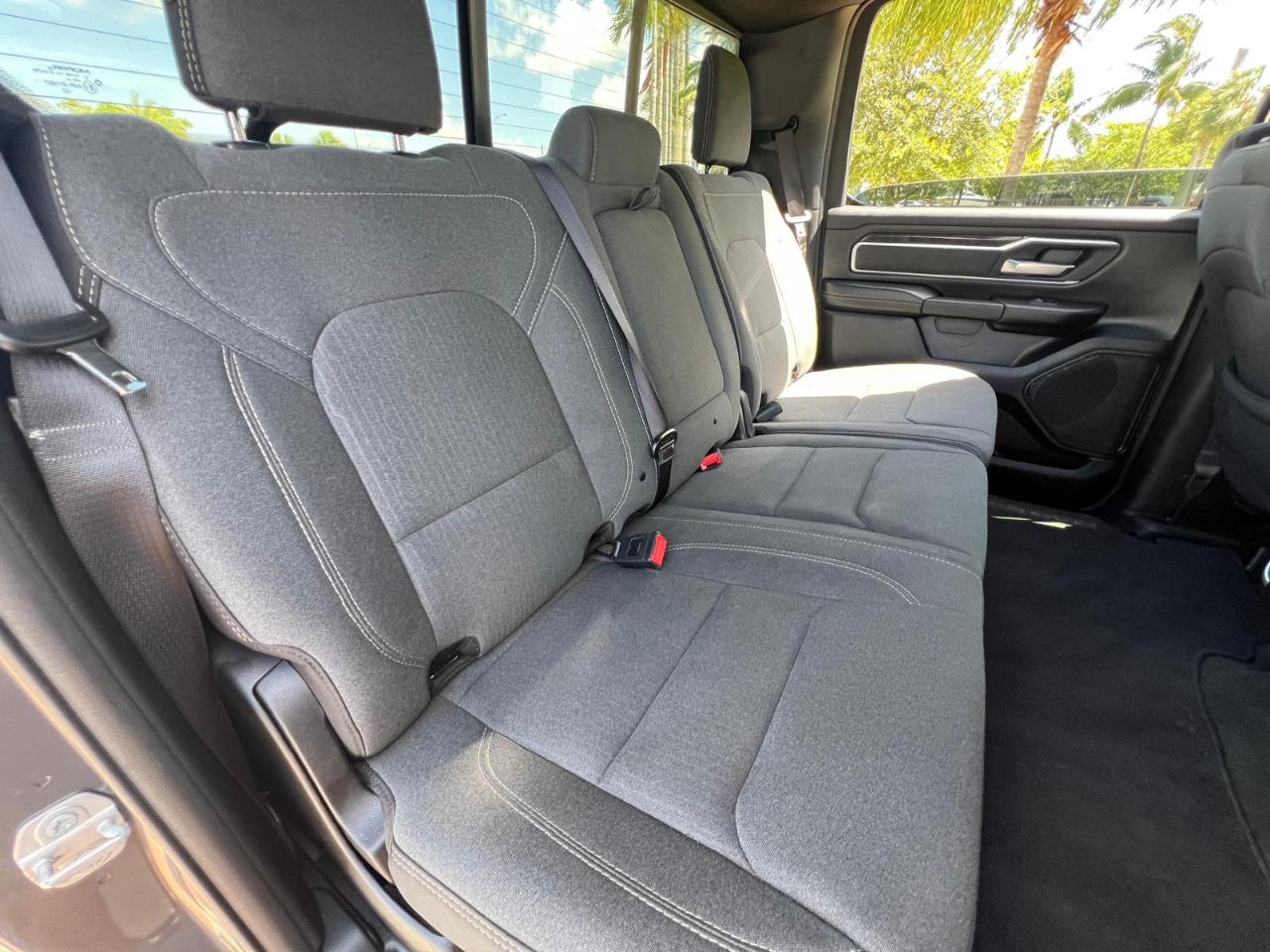 RAM 1500 Big Horn Crew Cab SWB 4WD 2022