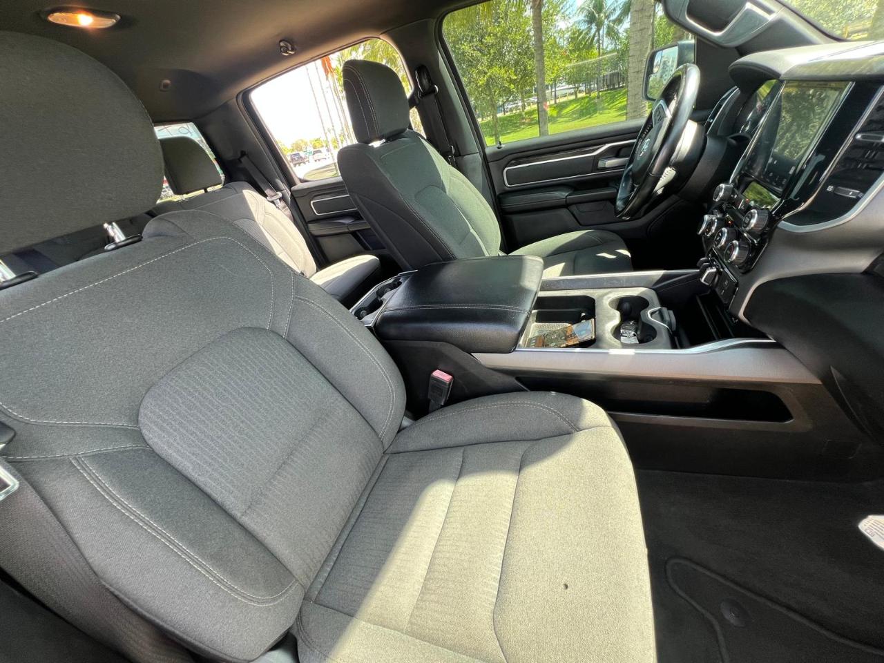 RAM 1500 Big Horn Crew Cab SWB 4WD 2022