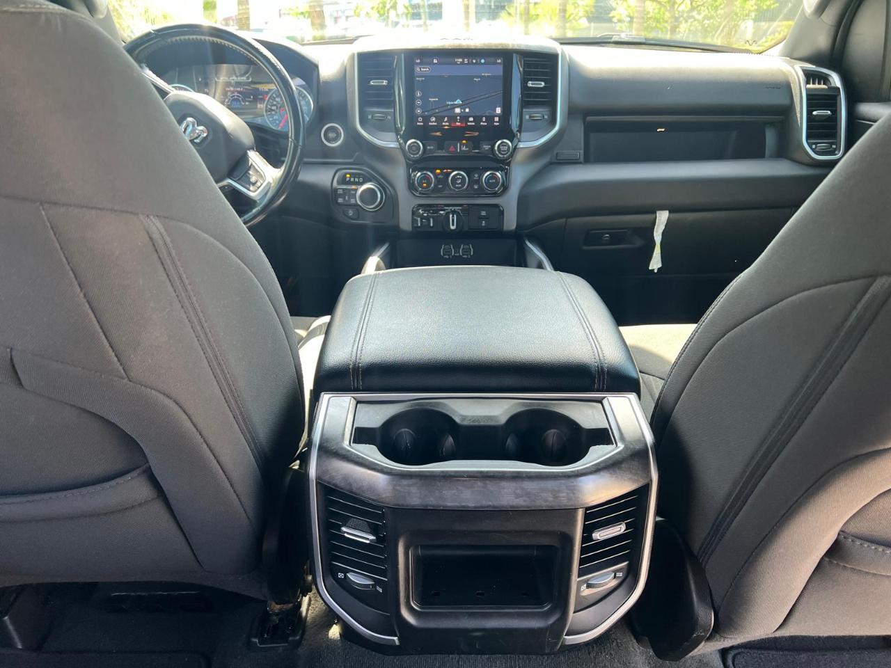 RAM 1500 Big Horn Crew Cab SWB 4WD 2022