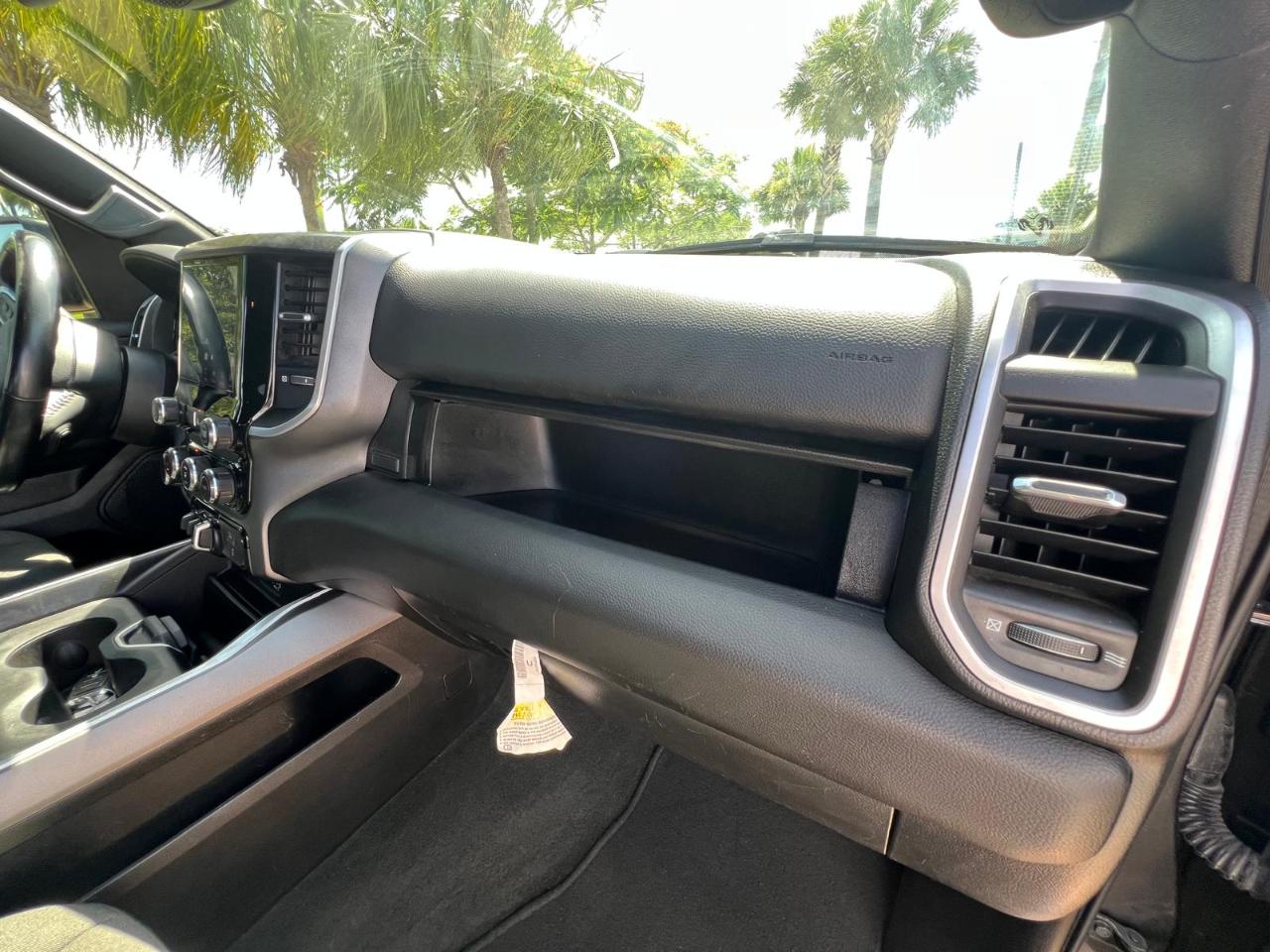 RAM 1500 Big Horn Crew Cab SWB 4WD 2022
