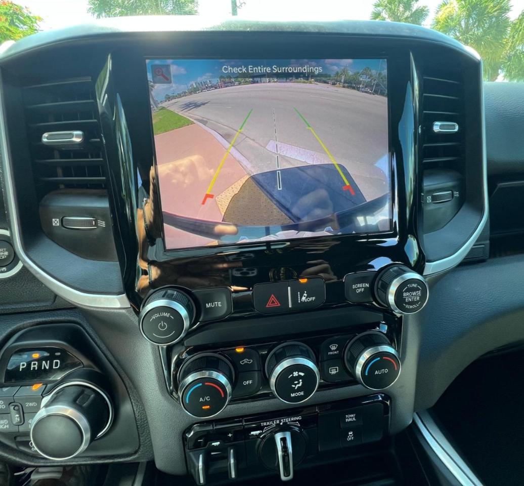 RAM 1500 Big Horn Crew Cab SWB 4WD 2022