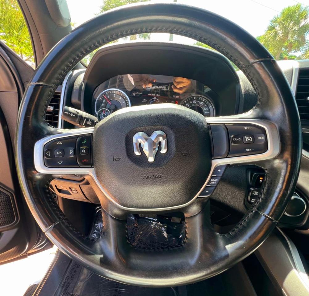 RAM 1500 Big Horn Crew Cab SWB 4WD 2022