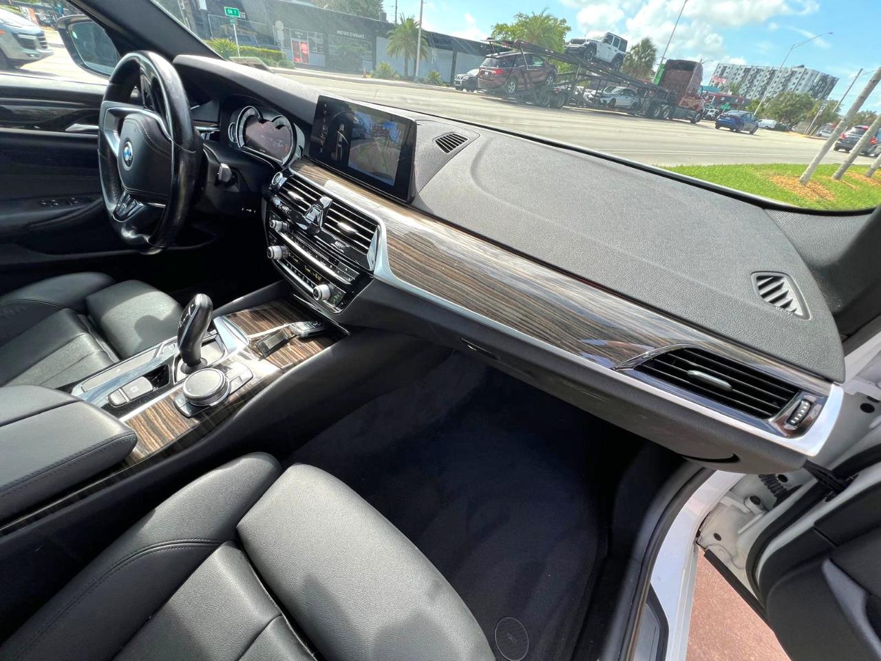 BMW 5-Series 530i xDrive 2017