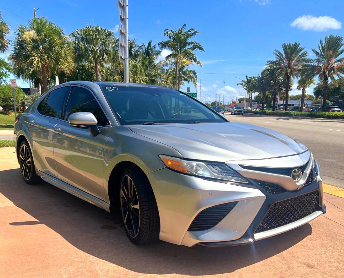 Toyota Camry XLE V6 2018